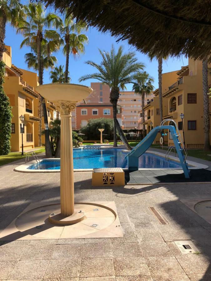 Modern Apartment Near The Beach La Mata  Ngoại thất bức ảnh